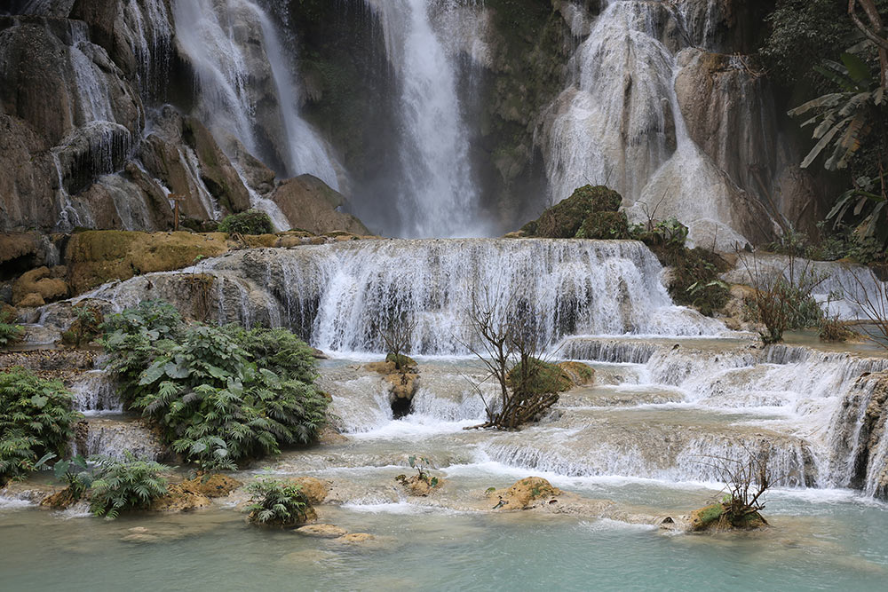 Uma das cachoeiras principais em Luang Prabang no Laos - Descubra tudo sobre o local nesse post!