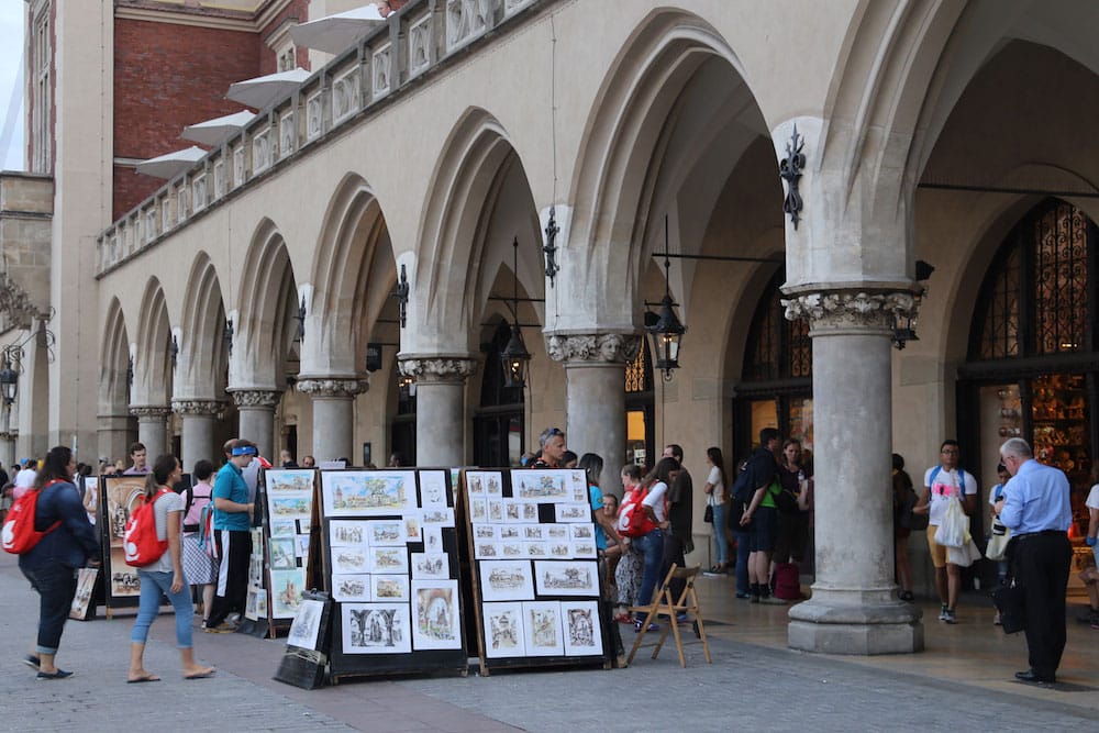 Mercado em Cracóvia. Descubra as principais atrações da cidade nesse post!